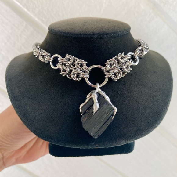 Handmade maille black tourmaline gemstone boho goth silver stone necklace - Picture 14 of 14